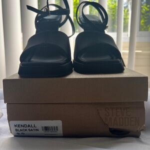 Steve Madden satin platform heels size 9